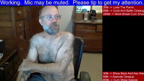 HairyDaddyBear69 online show from December 9, 2024, 3:17 pm