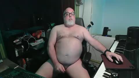 hairynudist1967 online show from January 18, 2025, 3:38 pm