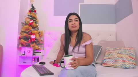 hanah_gray online show from December 31, 2024, 11:19 am