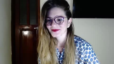 hanny_333 online show from January 19, 2025, 11:06 am