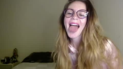 hanny_333 online show from January 14, 2025, 9:32 am