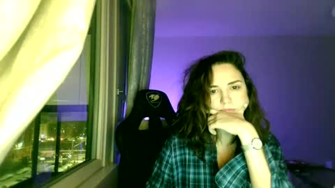 hazeel_x online show from January 6, 2025, 4:07 pm