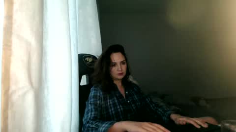 hazeel_x online show from December 2, 2024, 10:53 am