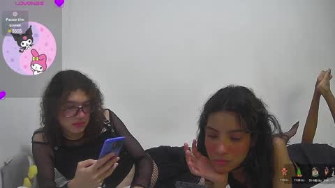 Helia and Amy online show from December 19, 2024, 3:18 pm