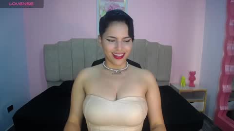 hemma_oficial_ch online show from January 13, 2025, 10:22 pm