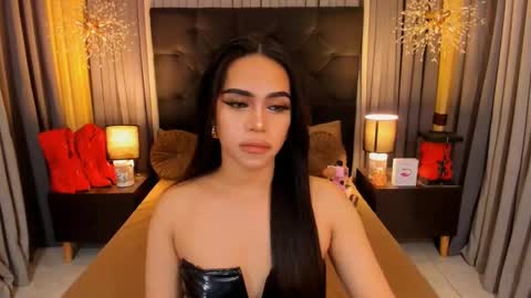 hennessygoddess69 online show from January 14, 2025, 5:35 pm