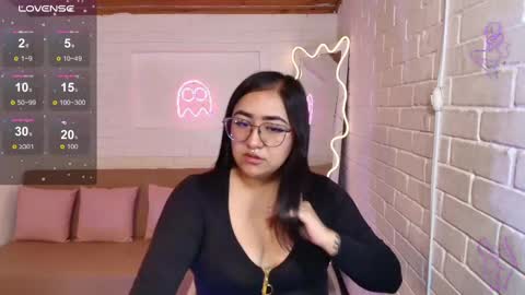 heylem_tay online show from December 28, 2024, 11:38 am