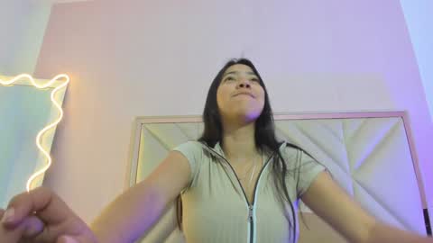 hollie_tay online show from December 24, 2024, 3:26 am