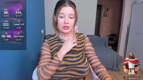 holly_llina online show from December 9, 2024, 3:55 am