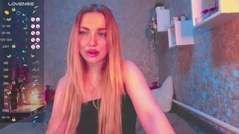 holly_molly8 online show from December 28, 2024, 5:44 pm