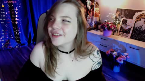 holy__helen online show from November 17, 2024, 8:03 pm