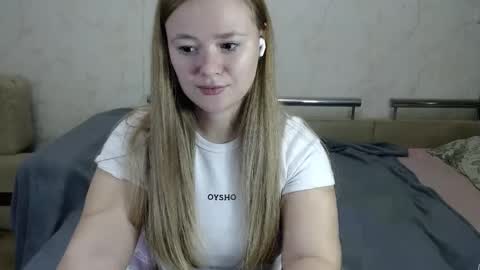 honey_caramelle online show from December 14, 2024, 6:49 pm