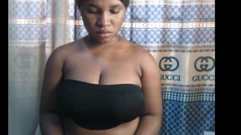 honey_xdoll online show from November 22, 2024, 7:48 am