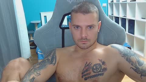 Horny Solobro 99 online show from November 21, 2024, 5:00 pm