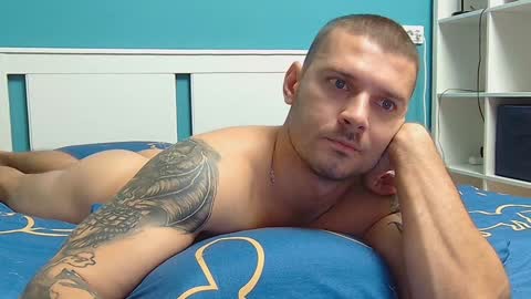 Horny Solobro 99 online show from November 22, 2024, 6:01 pm