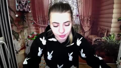 hot_leyla online show from November 30, 2024, 8:01 am