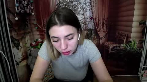 hot_leyla online show from December 14, 2024, 5:55 pm