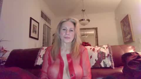 hotblondemilf1962 online show from December 11, 2024, 8:45 am