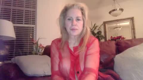 hotblondemilf1962 online show from January 5, 2025, 10:32 am