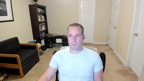 hotmale4u692000 online show from December 19, 2024, 5:33 am