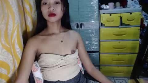 hotmom_gia online show from December 4, 2024, 4:38 am