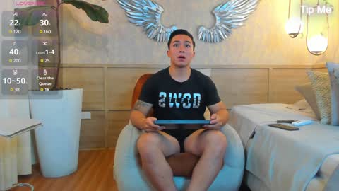 hunk_ryan online show from December 5, 2024, 1:03 pm