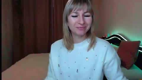 incredible_ariela online show from November 15, 2024, 11:12 am