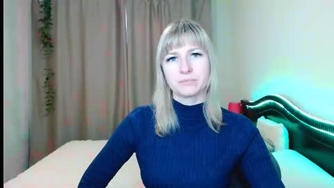 incredible_ariela online show from November 18, 2024, 11:26 am