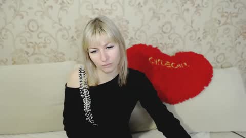 incredible_ariela online show from January 3, 2025, 10:03 am