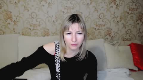 incredible_ariela online show from December 7, 2024, 11:36 am