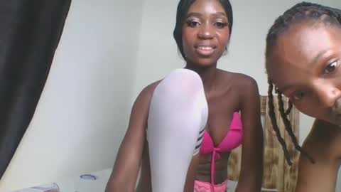 inez_n online show from January 6, 2025, 9:10 pm