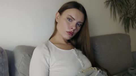 Sweet girl online show from December 2, 2024, 10:34 pm