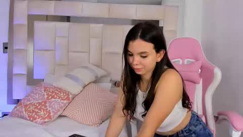 isabella_gomez11 online show from November 11, 2024, 11:33 pm