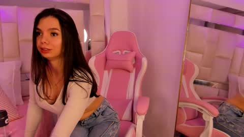 isabella_gomez11 online show from November 29, 2024, 7:17 pm