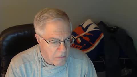 islesman22 online show from January 1, 2025, 3:17 am