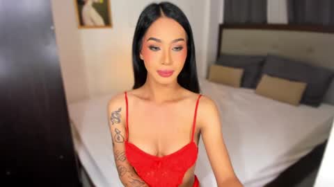 kirstenelsie online show from December 9, 2024, 3:28 pm