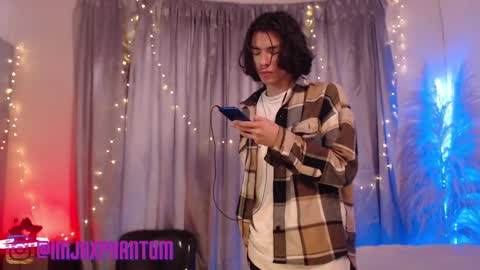 Hey im Jaxxxon check my info     online show from November 15, 2024, 5:16 pm