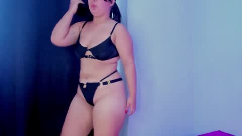 jade_monroe69 online show from December 18, 2024, 3:51 pm