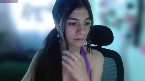 jade_rey19 online show from January 5, 2025, 7:22 pm