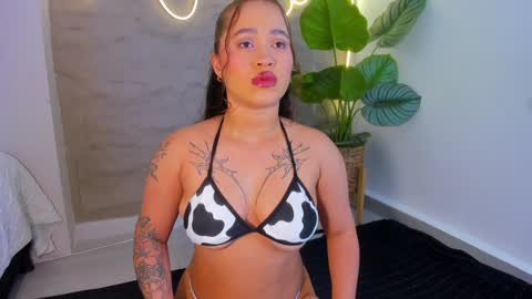 jadee__ online show from January 21, 2025, 3:16 am