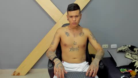 Jamesinked  online show from December 26, 2024, 3:44 pm