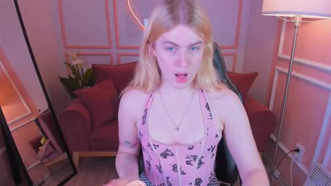 jasmin_frei online show from November 23, 2024, 1:37 pm