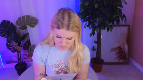 jasmin_frei online show from December 19, 2024, 7:10 am