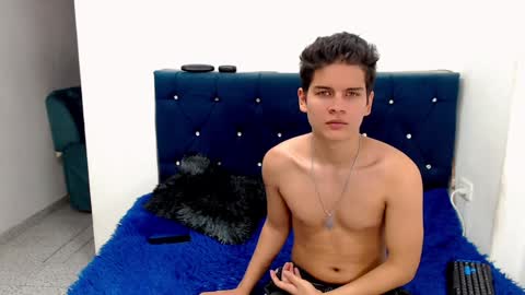 javieryalejandro online show from January 4, 2025, 9:43 pm