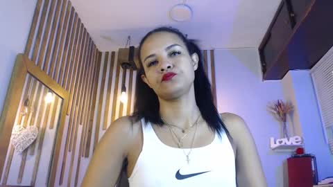 jazmin_gomezz online show from December 17, 2024, 10:25 am