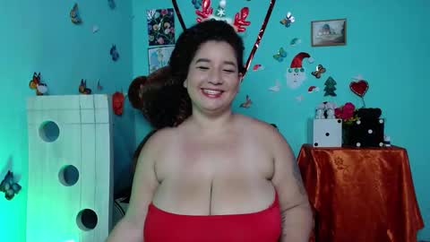 jenifer bigboobs online show from December 14, 2024, 4:18 pm