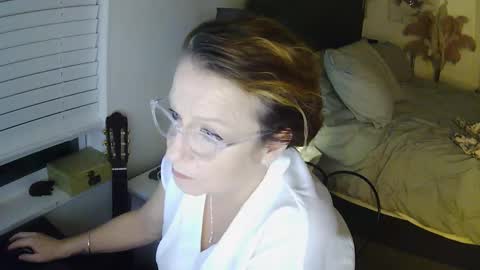 jenna197069 online show from December 15, 2024, 4:53 am