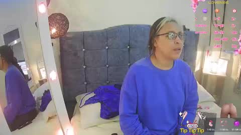 JenniferBrowl online show from November 19, 2024, 12:57 pm