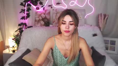 jesica_moon_ online show from December 15, 2024, 6:07 am