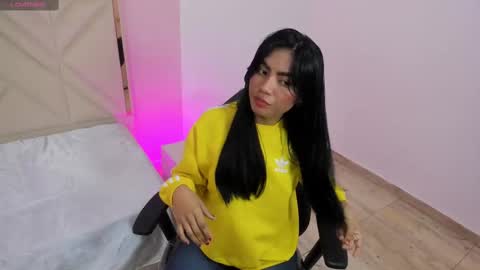 jess_tay online show from November 21, 2024, 12:21 pm